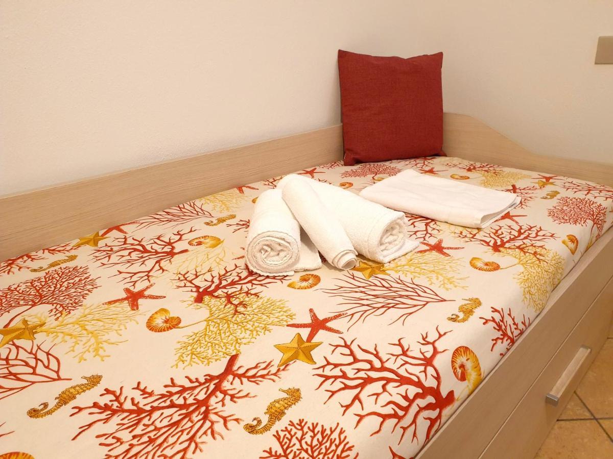Dimora Rena Dorada - Apartment In Pula, Sardinia, Italy Kültér fotó